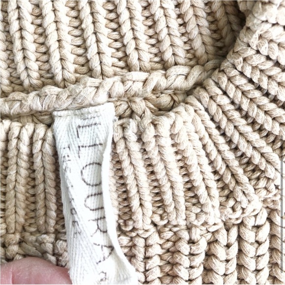 - ILLOURA The Label Chunky Knit Sweater - Picture 5 of 6